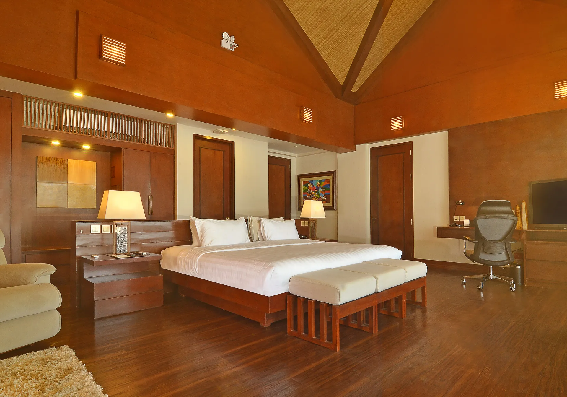 The Cliffside, perched above the resort with its own infinity pool.